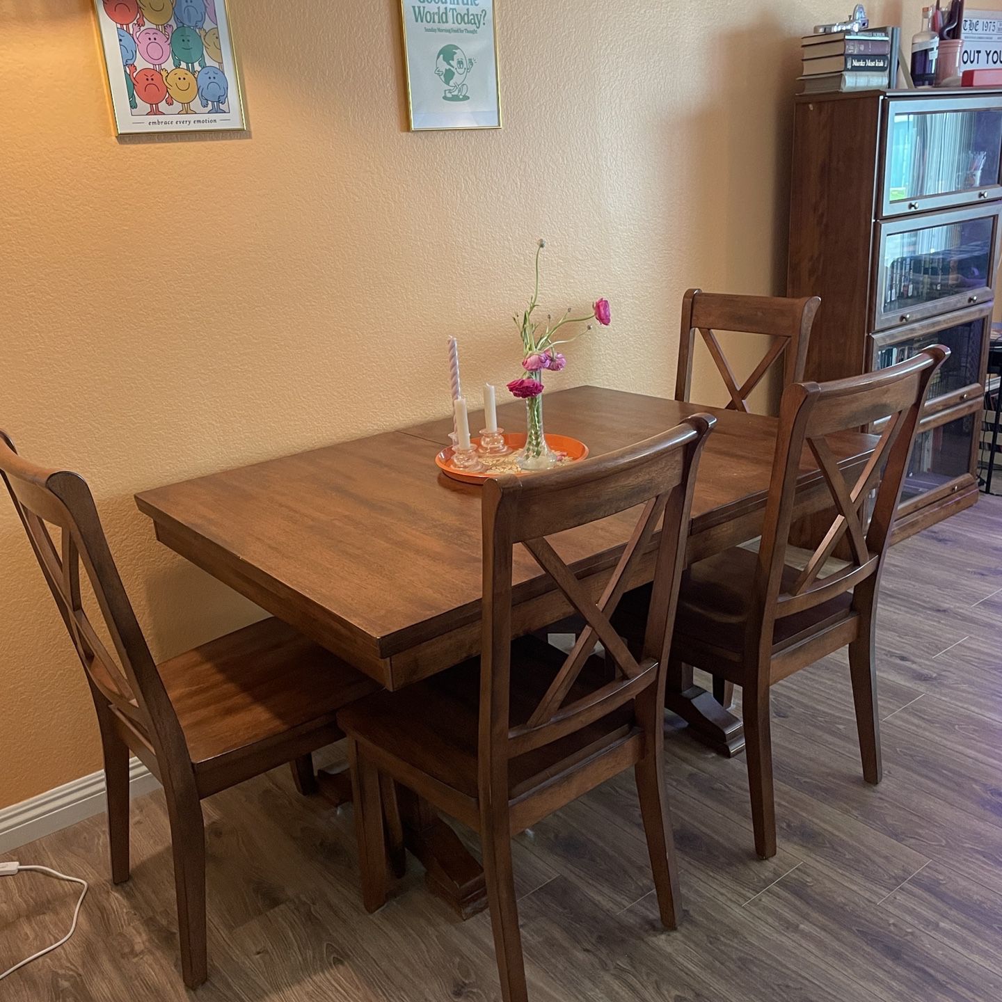 Extendable Rectangle Dining Table - Great Condition!