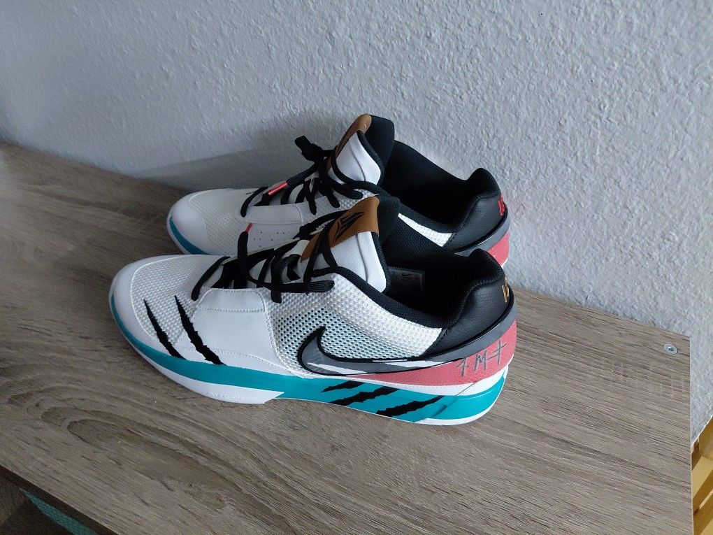 Nike Men's Size 17 Brand New