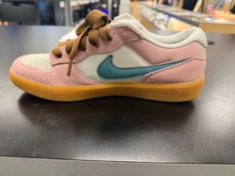 Nike SB Low-Top Skate Sneaker size 9