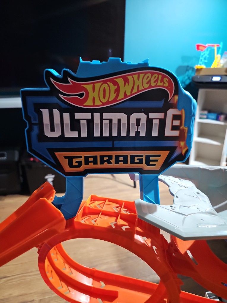 Hot Wheels Ultimate Garage 
