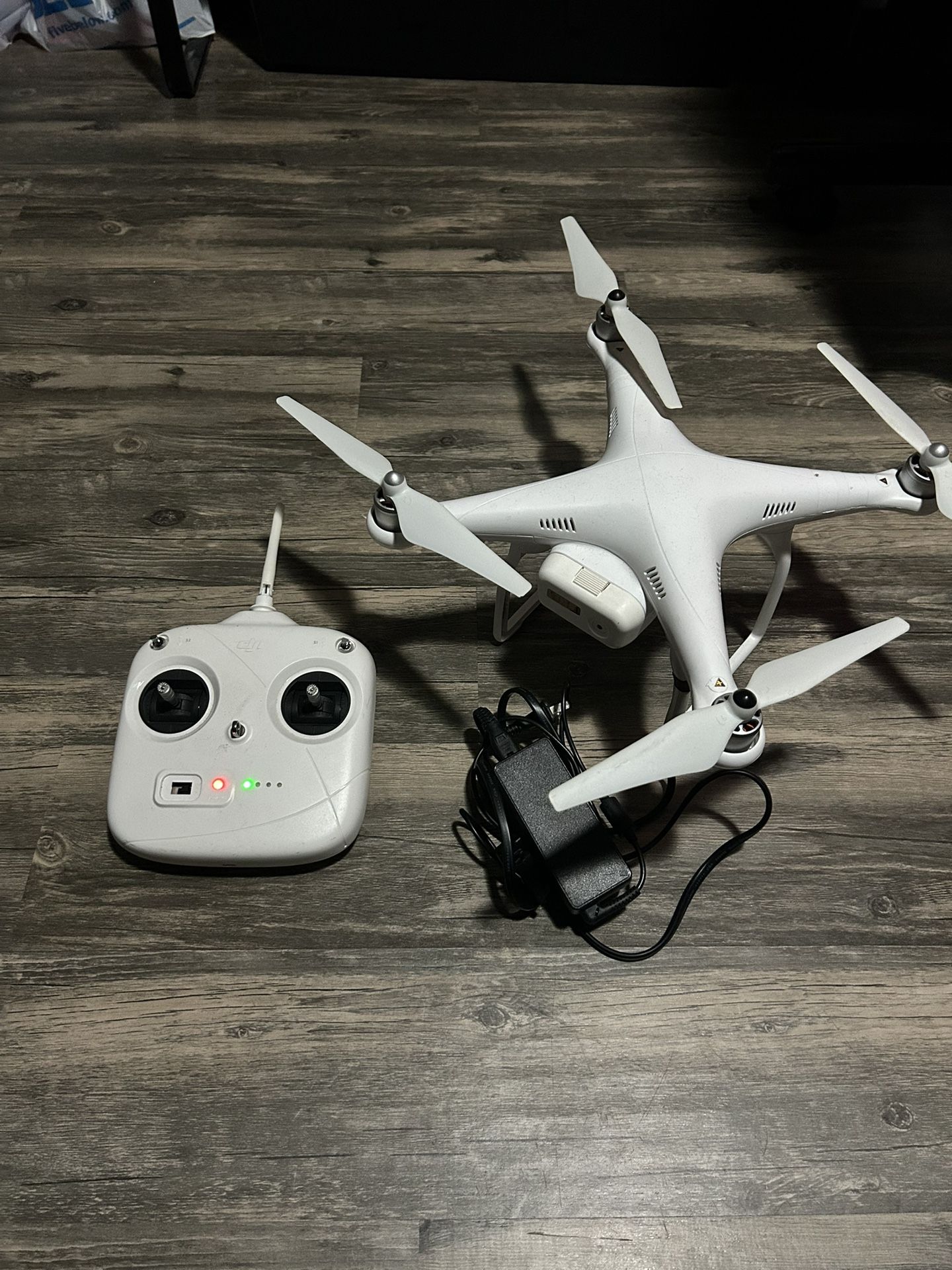 Dji drone phantom 3 ONLY MISSING CAMERA