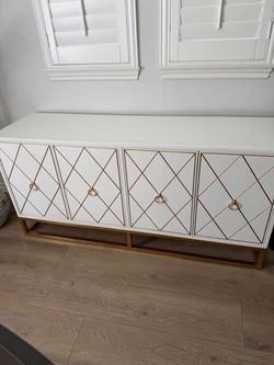 Sideboard table