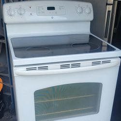 White GE electric stove 