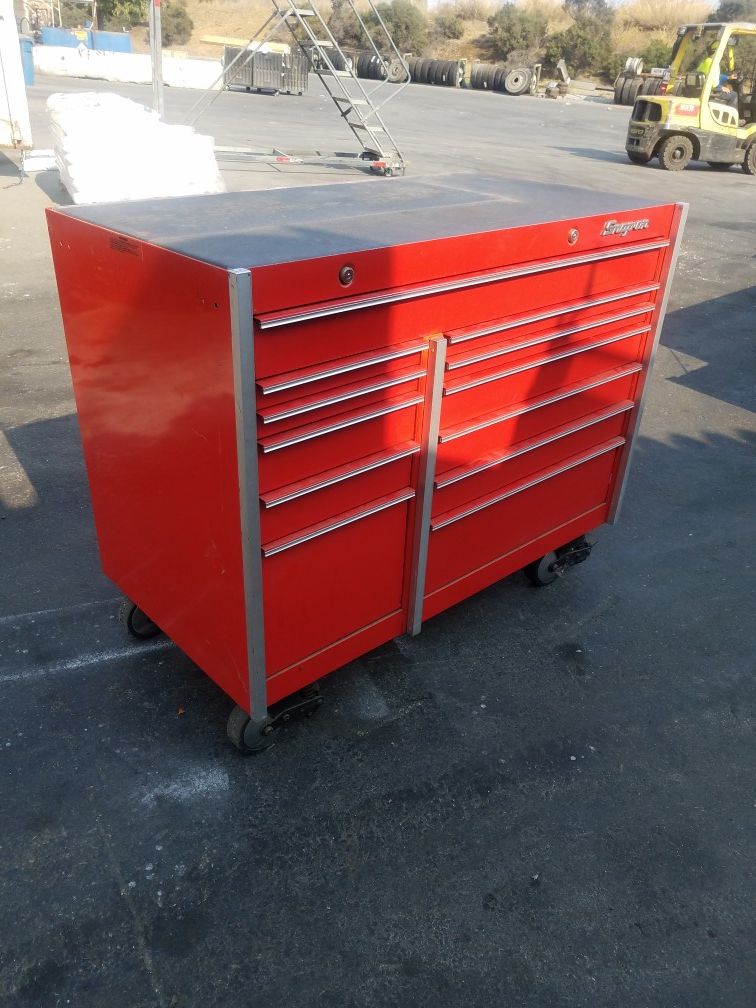 KR 1001 Snap On 12 drawer tool box