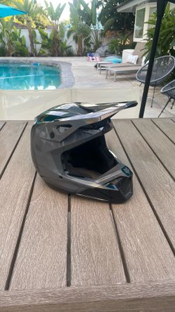 Fox V1 helmet basically brand new