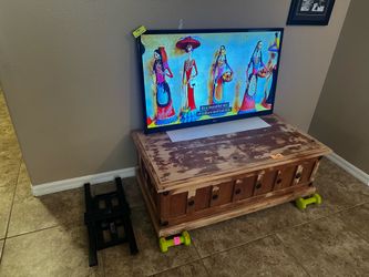LG 47 inch TV with wall mount