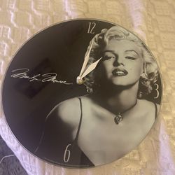 Marilyn Monroe Clock