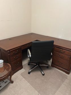 Office furniture set
