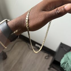 Gold-plated Cuban link chain 