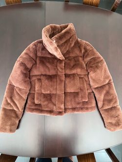 Women’s Abercrombie & Fitch Cropped Faux Fur Puffer Jacket