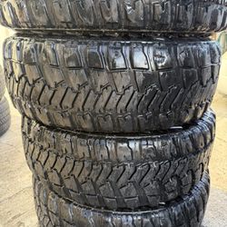 LT285/75R16 4 used tires M/T good year wrangler 