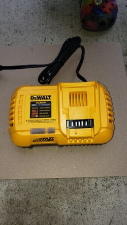 Dewalt 20v Fast Charger Brand New 