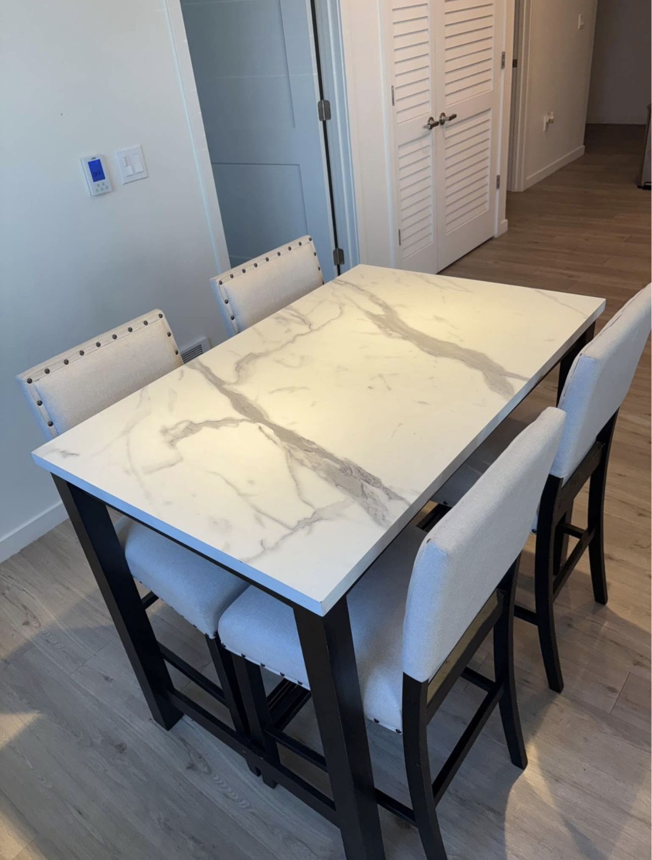 Modern Dining Table 