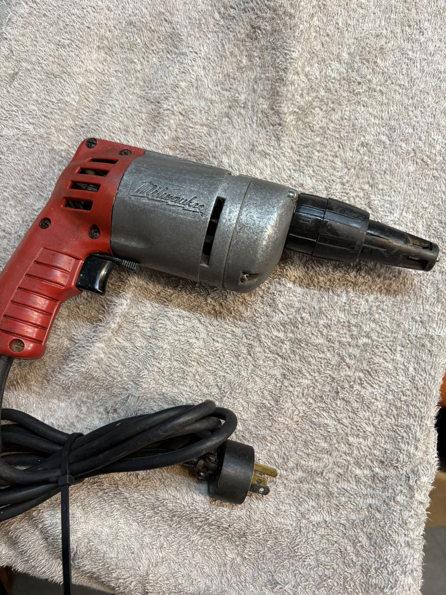 Milwaukee 6750-Heavy Duty Drywall Screw Shooter-Excellent Condition-4.5 Amp, 8’ Cord