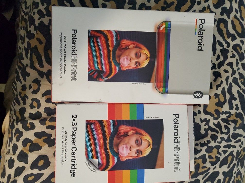BUNDLE POLAROID HI-PRINT POCKET PHOTO PRINTER & 20 EXTRA PHOTOS