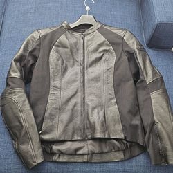 Bilt Women's Leather Motorcycle Jacket - Size 8 (S/M)