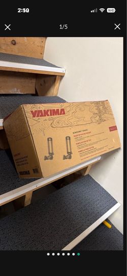 Yakima Bow down Rooftop Kayak Mount