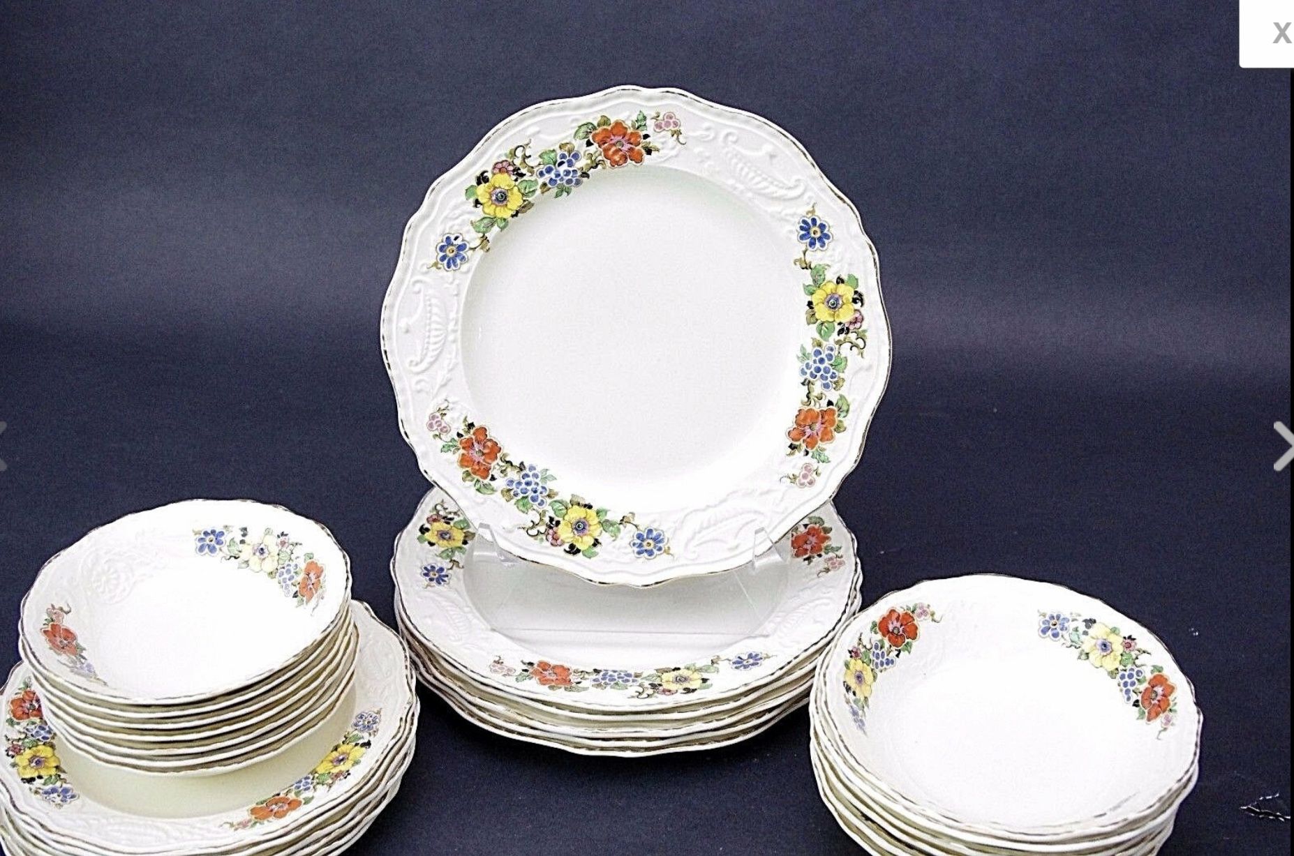 26 Pc ADAM ANTIQUE STEUBENVILLE Service for 6+ Gilded Edge Porcelain FLORAL
