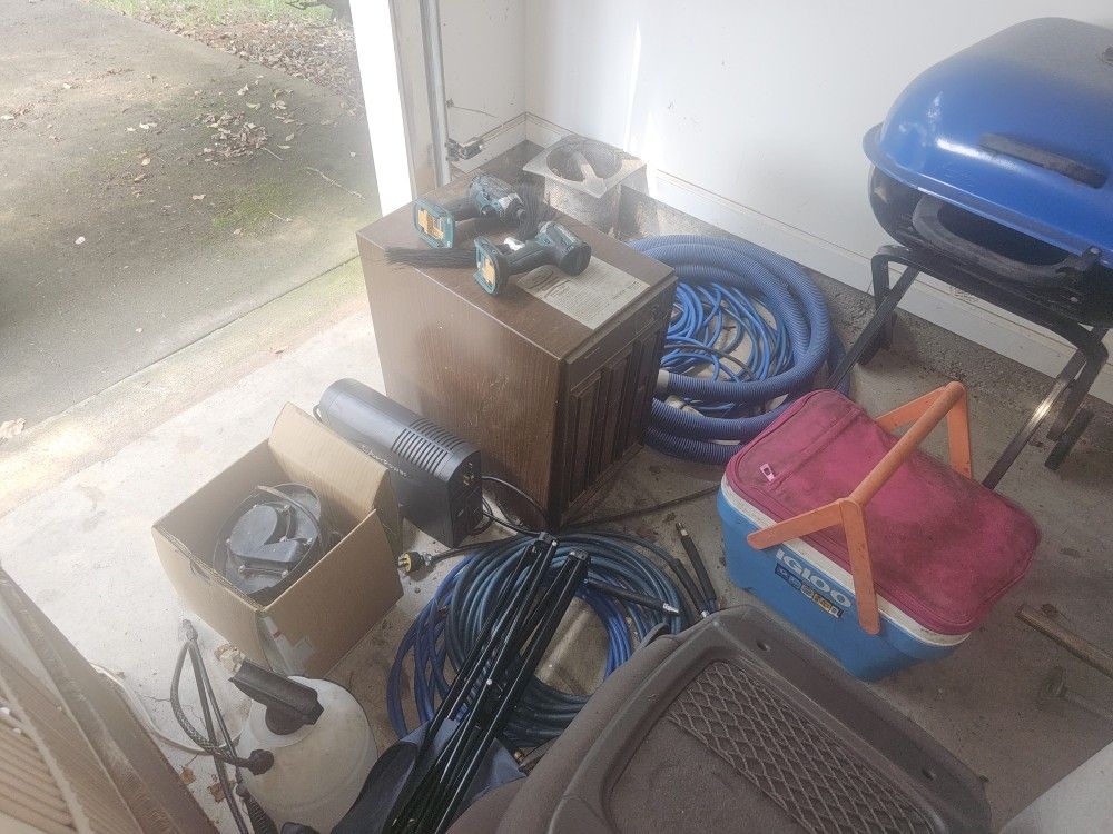DEHUMIDIFIER