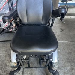 Motorized wheelchair