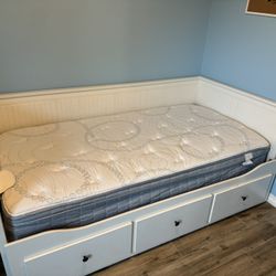 HEMNES Twin trundle Bed And Mattress 