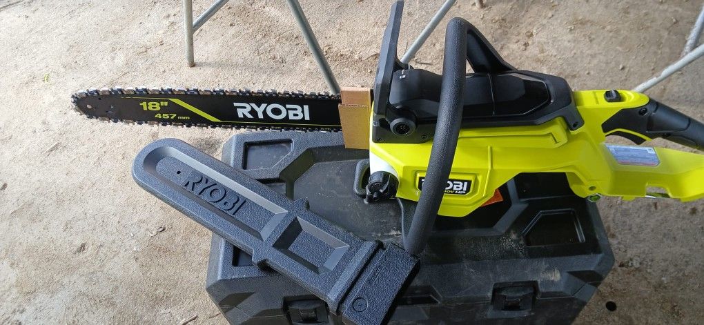 RYOBI
40V HP Brushless 18 in. Cordless Battery Powered Chainsaw Kit - 4.0 Ah Battery and Rapid Charger Included
