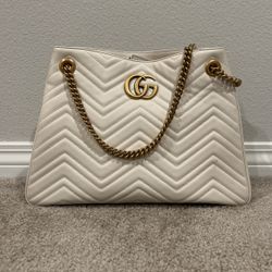Gucci Marmont Handbag***