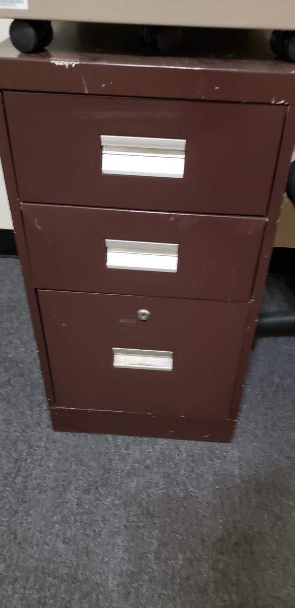 3 Drawer Small Filing Cabinet For In Bellflower Ca Offerup 3 Drawer Small Filing Cabinet
