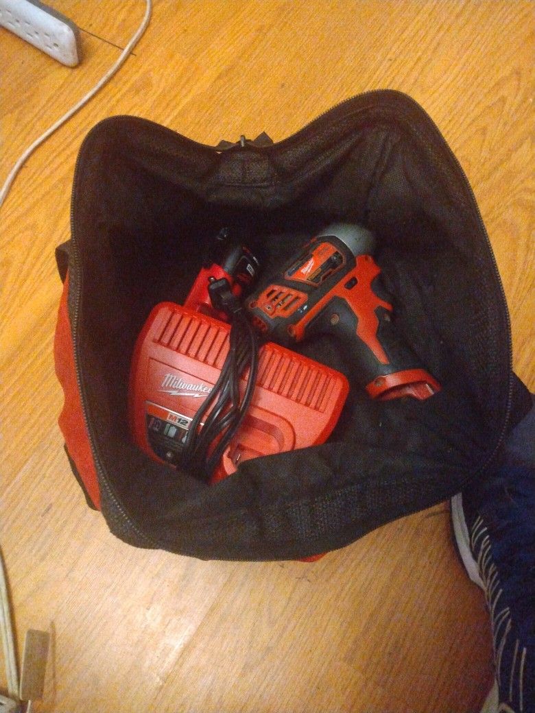 Milwaukee Drill With Battery And Charger