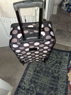 Rolling 2 wheeled luggage 24" luggage pickup only cash