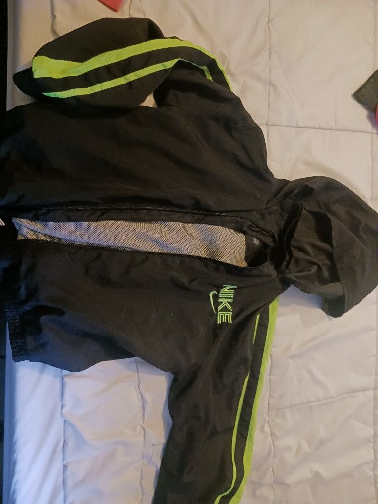 Nike Boys Size 7 Windbreaker Jacket