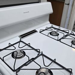 Frigidaire 30" Gas Range
