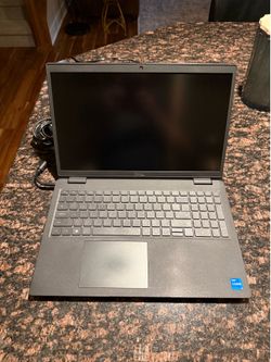 Dell Latitude 3520 Laptop