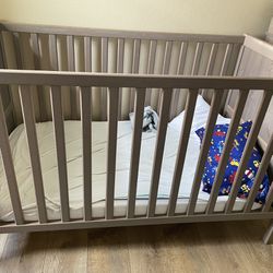 Nursery Furniture/ Crib/ Changing Table /boockase