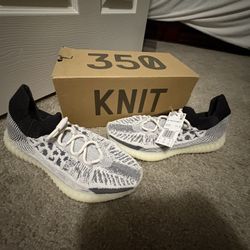 Yeezys 350 V2 Cmpct
