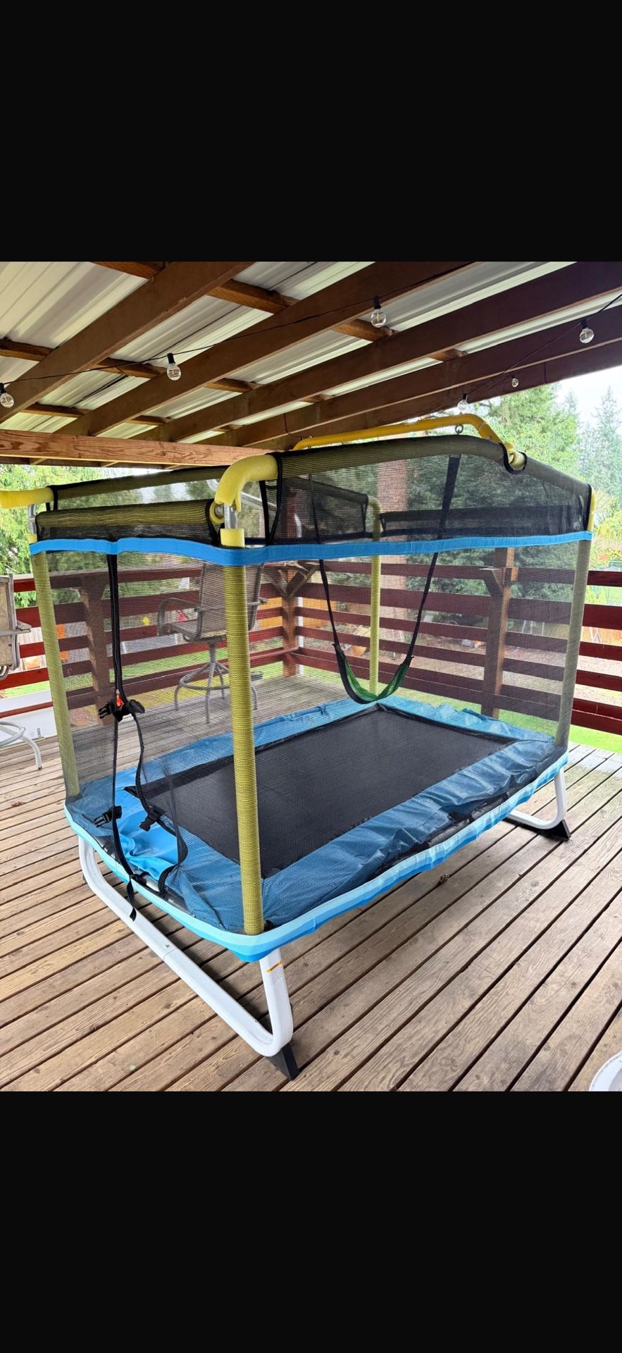 I'm selling this bouncy castle