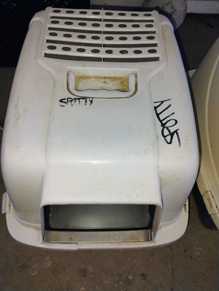 Cat Litter Boxs 