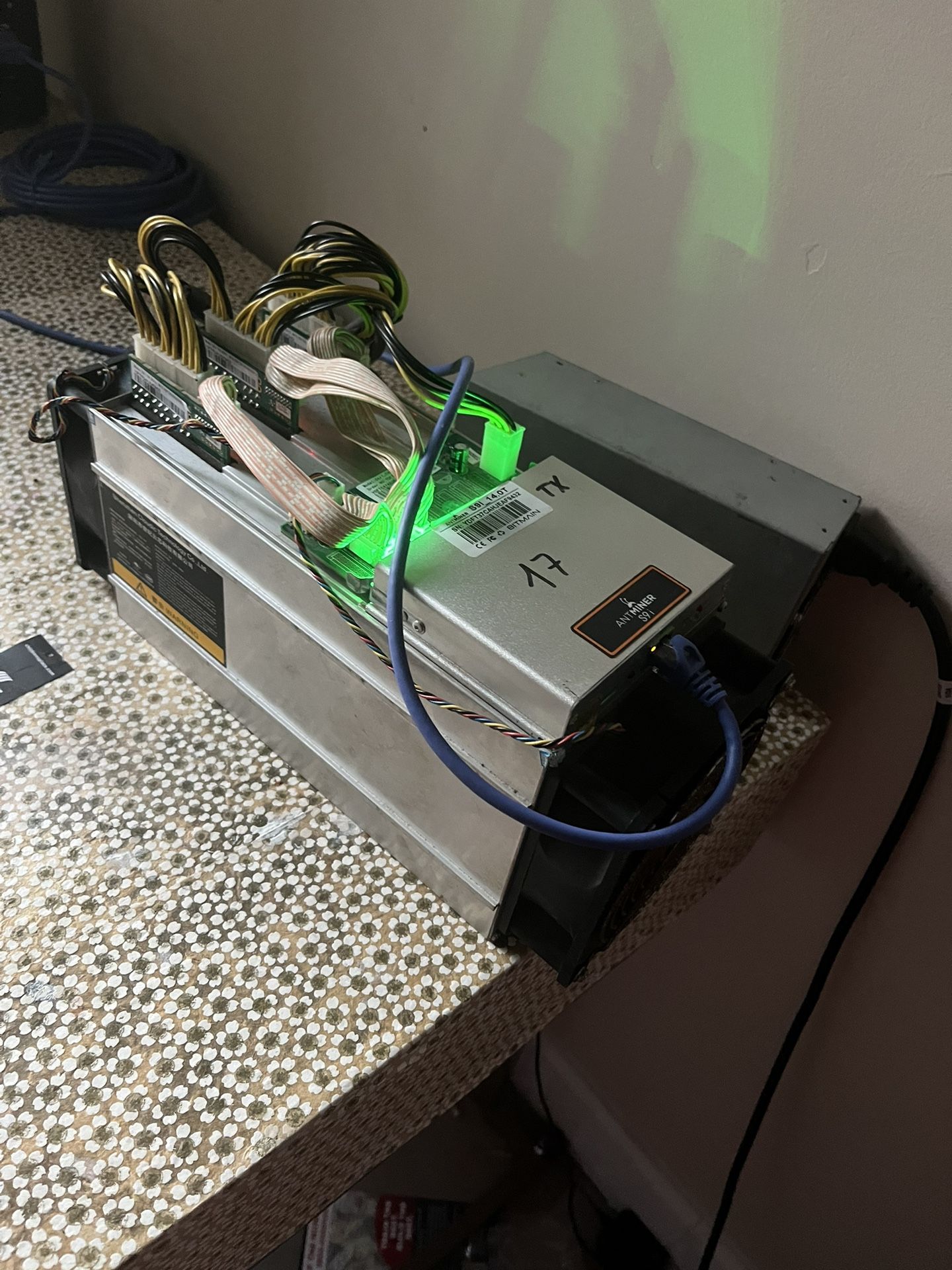2 Bitcoin Antminer S9i