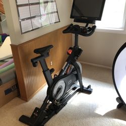 NordicTrack Commercial S22i Studio Cycle 