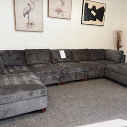 🛋️ Dark Gray Modular Sectional w/ Ottomans – $1399 Deal!