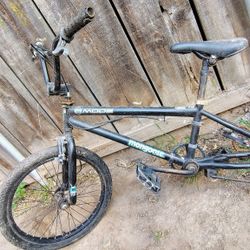 Old Mongoose Bike 1 Wheel