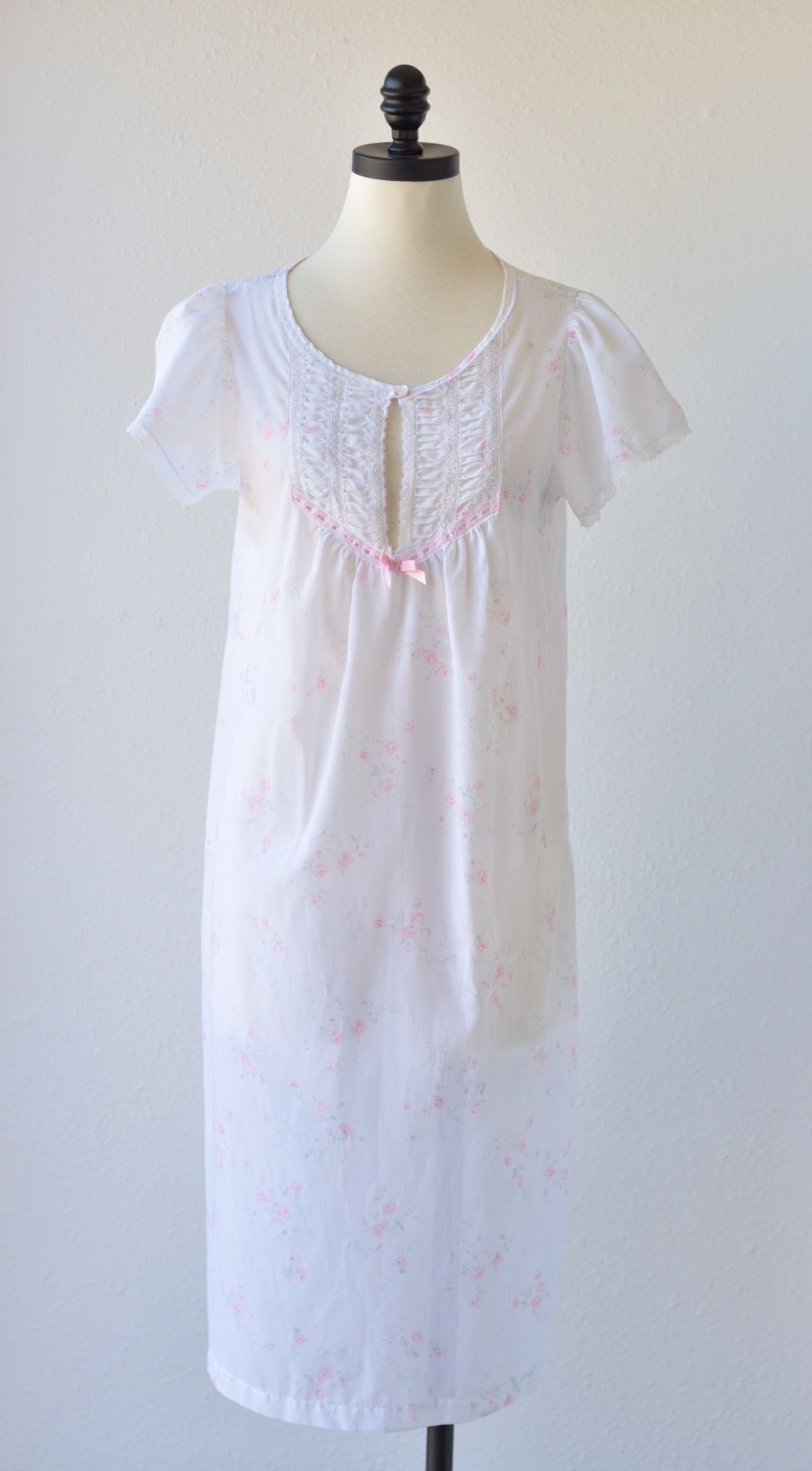 50s Vintage BARBIZONE Nightgown, Soft White Keyhole Scoop Neck, Ribbon and Lace Bib, Short Puffed Cape Sleeves, Semi Sheer, Floral Nightgown
