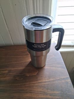 New stainless steel tumbler with lid