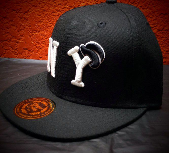 New York Black Yankees Rings & Crwns Team Fitted Hat - Cream/Black