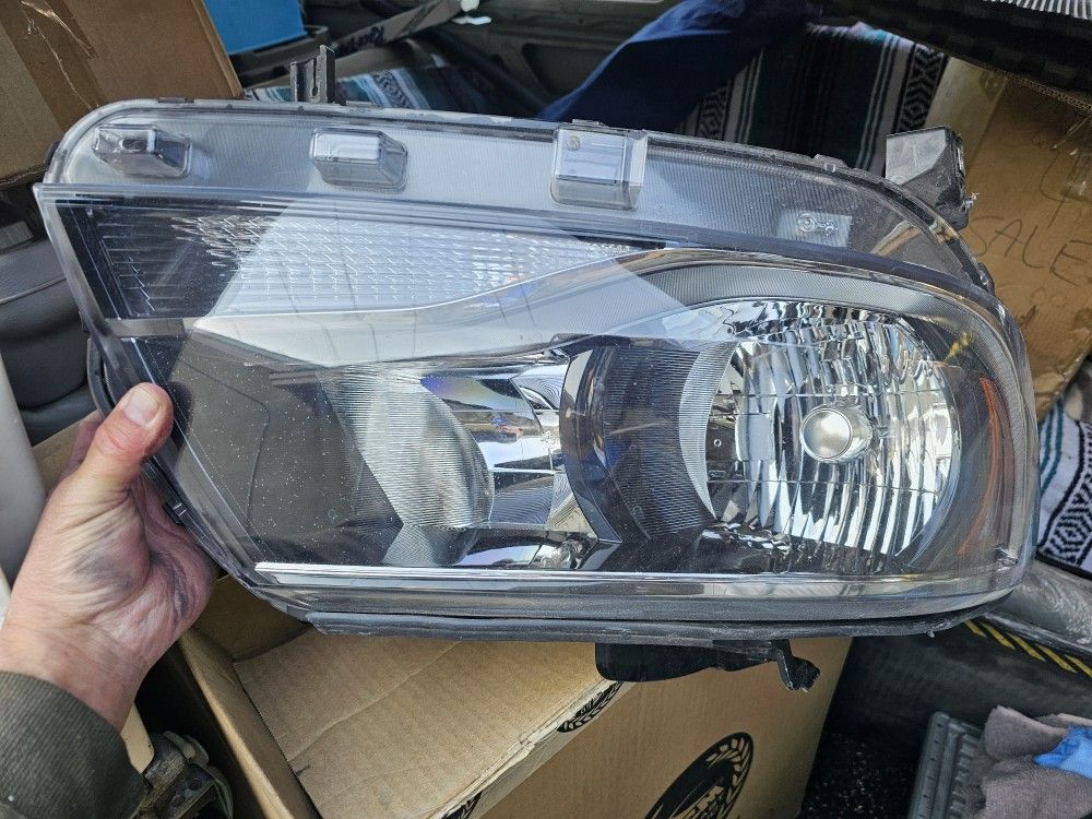 Headlight for Chevy Colorado crew Cab 