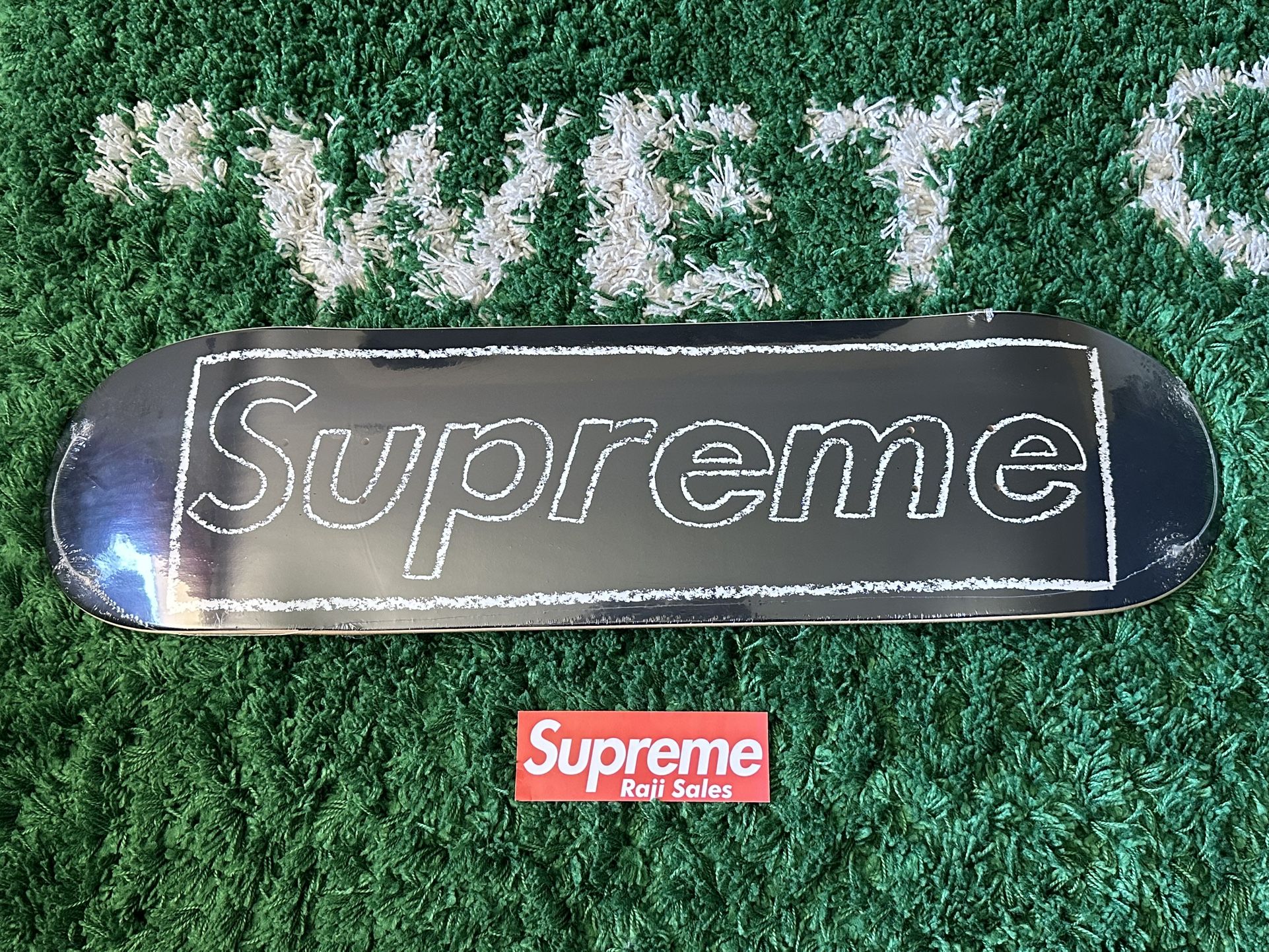 Supreme KAWS Chalk Logo Skateboard Black supreme KAWS Chalk Logo