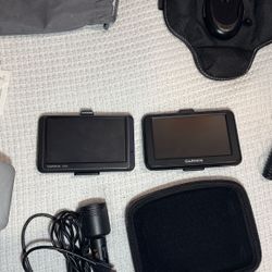 2x GPS’s ALL Accessories Included 