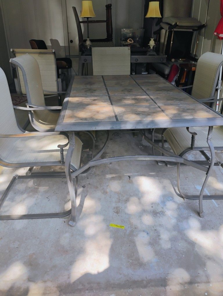 Patio Table And 6 Chairs