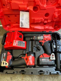 M18 FUEL 18V Lithium-lon Brushless Cordless Hammer Drill and Impact Driver Combo Kit (2-Tool)