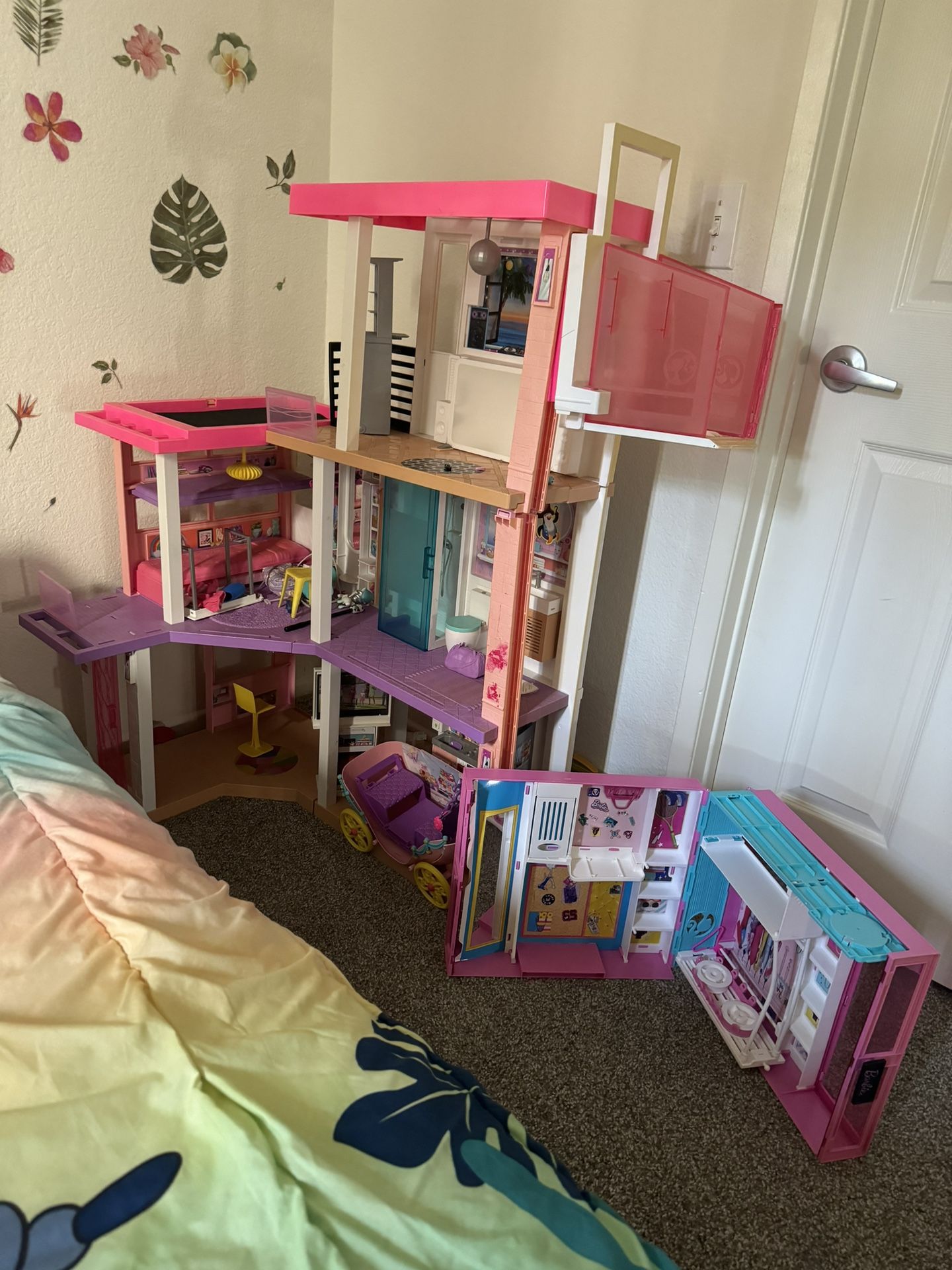 Barbie House, Gabby Dollhouse and Accesories